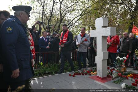 Г.А. Зюганов на митинге в Москве: Желаю всем мужества и воли для новых побед!