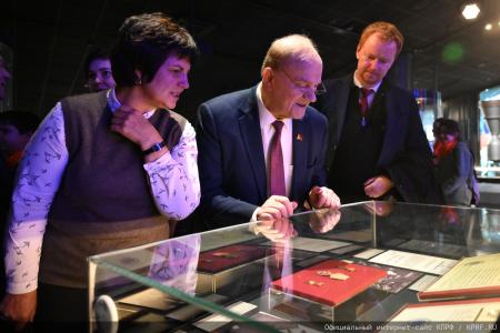 Г.А. Зюганов принял участие в открытии памятника космонавту Герману Титову