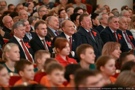 Г.А. Зюганов: Сегодня комсомольцы вновь на передовой борьбы с фашизмом и антикоммунизмом!