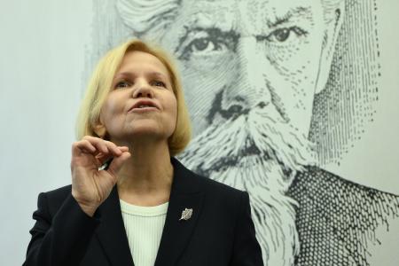 Г.А. Зюганов открыл в Госдуме выставку, посвященную 125-летию со Дня рождения С.И. Ожегова