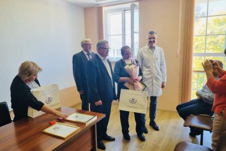 Московская область. Депутат КПРФ Александр Наумов вручил награды сотрудникам Можайской больницы