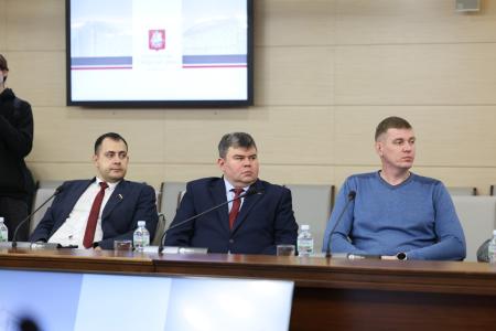 Местное самоуправление в Москве нуждается в модернизации. В Мосгордуме прошел круглый стол по инициативе КПРФ