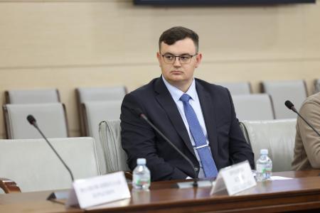 Местное самоуправление в Москве нуждается в модернизации. В Мосгордуме прошел круглый стол по инициативе КПРФ