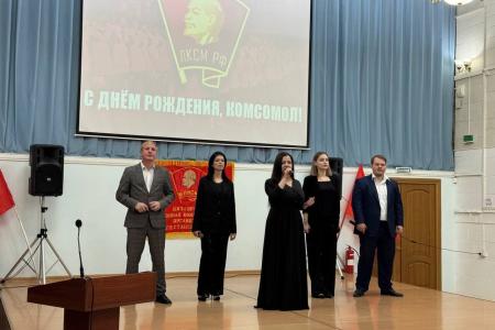 Праздник длиною в 107 лет. Дагестанские коммунисты с большим размахом встретили День рождения Комсомола