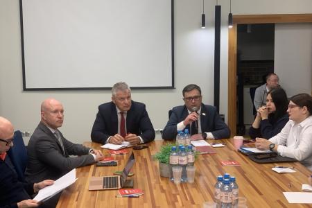 Региональное отделение КПРФ организовало круглый стол по острым проблемам калининградского перинатального центра и системы здравоохранения