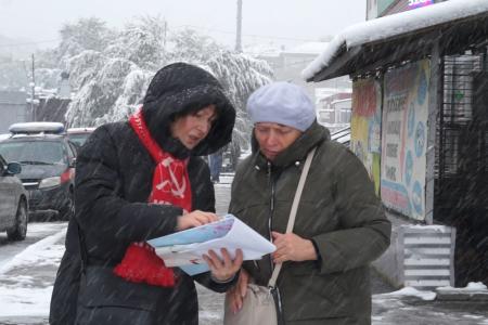 Красные палатки в Омске: и в метель, и в слякоть, и в гололёд