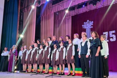 Забайкальский край. Коммунисты поздравили школу-интернат для слепых и слабовидящих детей с юбилеем
