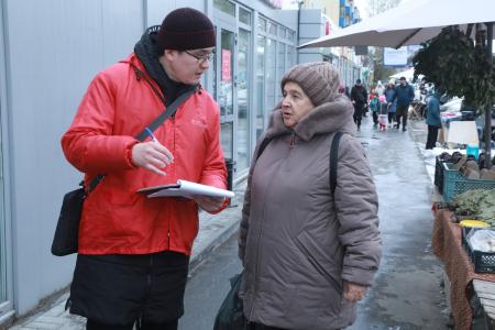 Красные палатки в Омске: и в метель, и в слякоть, и в гололёд