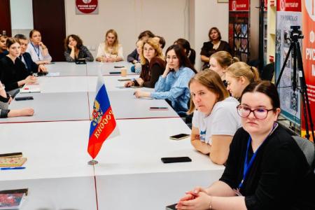 Анастасия Удальцова встретилась с участниками Международного конгресса руководителей и преподавателей подготовительных факультетов вузов