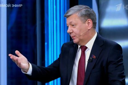 Дмитрий Новиков на Первом канале призвал к поддержке Венесуэлы перед лицом военного вторжения США