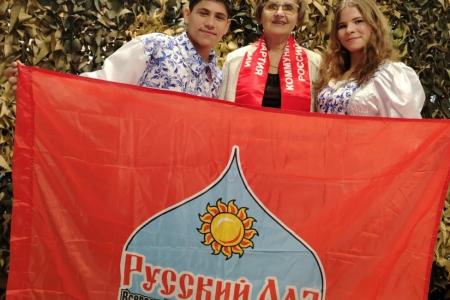Саратовская область. Ровенские коммунисты к 130-летию Сергея Есенина провели литературно-музыкальную гостиную "Отговорила роща золотая"