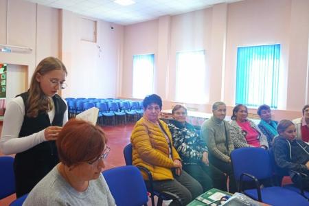 Саратовская область. Ровенские коммунисты к 130-летию Сергея Есенина провели литературно-музыкальную гостиную "Отговорила роща золотая"