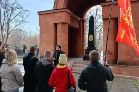 Саратовские коммунисты и комсомольцы отметили 107-ю годовщину со дня создания Ленинского комсомола
