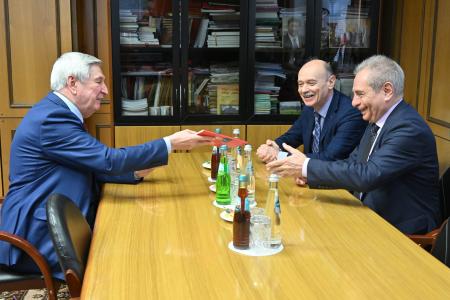 Иван Мельников принял Посла России в Колумбии