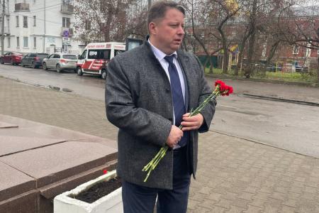 В Костроме почтили память Главного маршала авиации СССР Александра Новикова