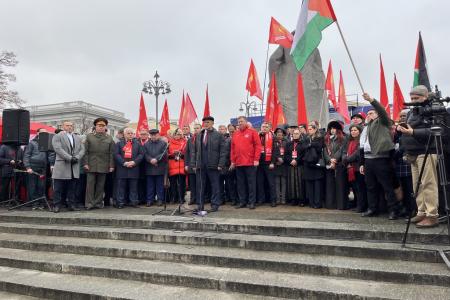 Руководитель фракции КПРФ в Мособлдуме Александр Наумов принял участие в мероприятиях, посвященных 108-й годовщине Великого Октября