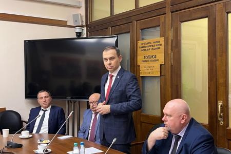 Юрий Афонин в Госдуме встретился с сотрудниками Академии управления МВД России