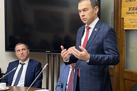Юрий Афонин в Госдуме встретился с сотрудниками Академии управления МВД России