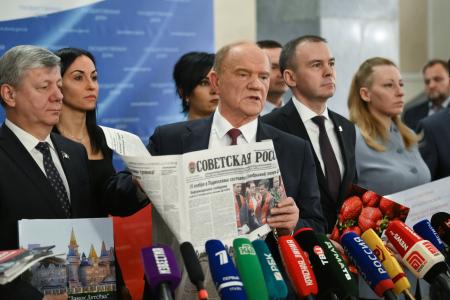 Г.А. Зюганов: Наши предложения обобщены в «Программе Победы». Пресс-подход лидера КПРФ в Госдуме 18 ноября 2025 года