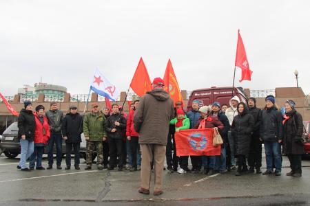 В Челябинске состоялся автопробег в честь 108-й годовщины Великого Октября