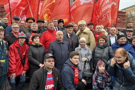 Руководитель фракции КПРФ в Мособлдуме Александр Наумов принял участие в мероприятиях, посвященных 108-й годовщине Великого Октября