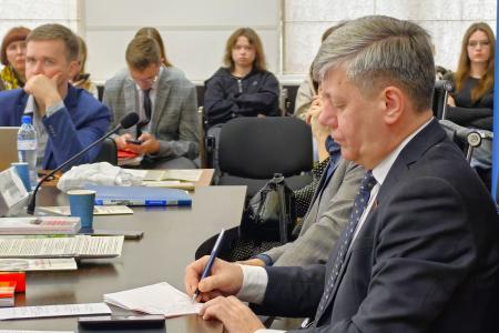 Дмитрий Новиков: “Советы - действенная форма народовластия, рождённая трудящимися”