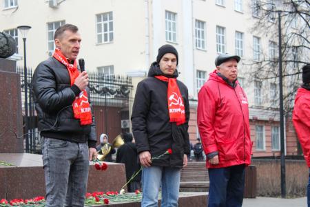 Удмуртия: митинг и демонстрация ко дню Октябрьской революции