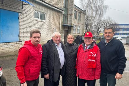 Н.Н. Иванов доставил гуманитарную помощь в обстрелянный ВСУ Климовский район Брянской области