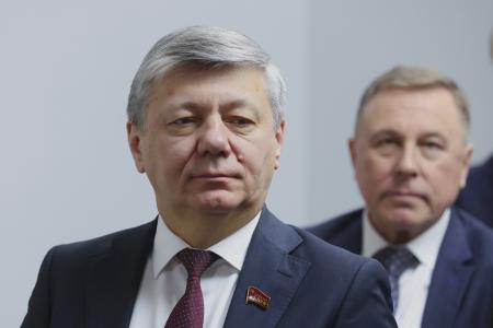 Роберто Томас Моралес Охеда во главе кубинской делегации встретился с Геннадием Зюгановым и вручил Ивану Мельникову Орден “Солидарность”