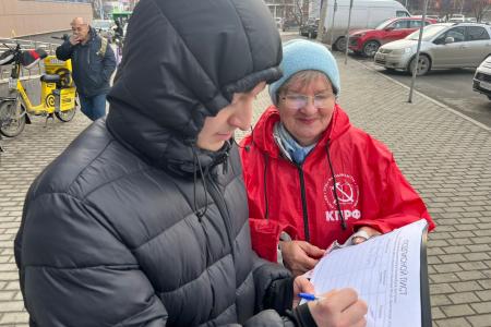 Свердловская область. Коммунисты развернули широкую подписную кампанию в защиту единственного роддома на юге Екатеринбурга