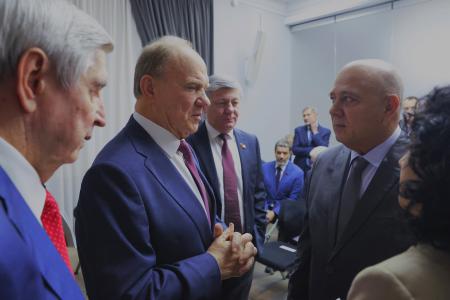 Роберто Томас Моралес Охеда во главе кубинской делегации встретился с Геннадием Зюгановым и вручил Ивану Мельникову Орден “Солидарность”