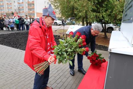 Татарстан. В Зеленодольске и в поселке Васильево открыли обновленные памятники В.И. Ленину