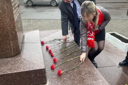 В Костроме почтили память Главного маршала авиации СССР Александра Новикова