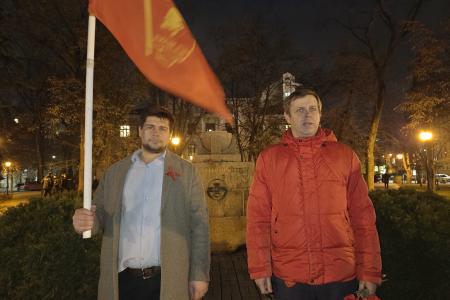 Под красными знамёнами Великого Октября: праздничное шествие в Воронеже