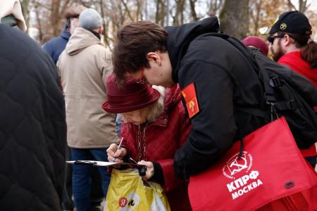 Денис Парфенов на встрече в Рязанском: Не допустить закатывания парков в асфальт!