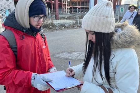 Свердловская область. Коммунисты развернули широкую подписную кампанию в защиту единственного роддома на юге Екатеринбурга