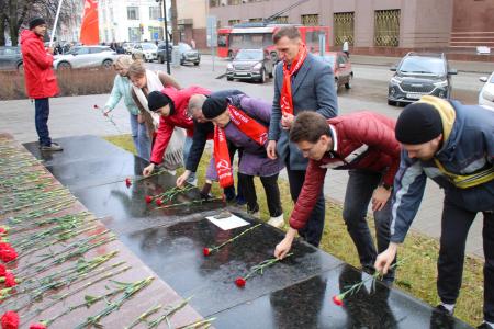 Республика Удмуртия: «Великому Октябрю – бессмертная слава!»
