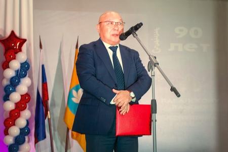 Вице-спикер парламента Калмыкии Николай Нуров поздравил лаганцев с 90-летием района