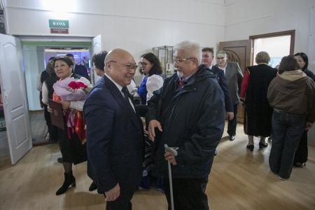 Вице-спикер парламента Калмыкии Николай Нуров поздравил лаганцев с 90-летием района
