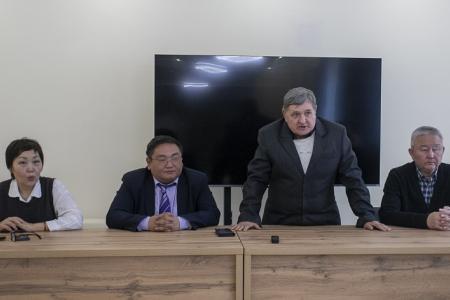 Депутат фракции КПРФ в Народном Хурале Калмыкии Петр Эрендженов провел встречу с избирателями в селе Приютное