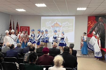 В Оренбуржье коммунисты отметили 108-ю годовщину Великого Октября