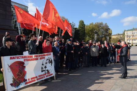 Дагестан. В Махачкале отметили 108-ю годовщину Великого Октября