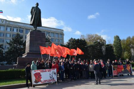 Дагестан. В Махачкале отметили 108-ю годовщину Великого Октября