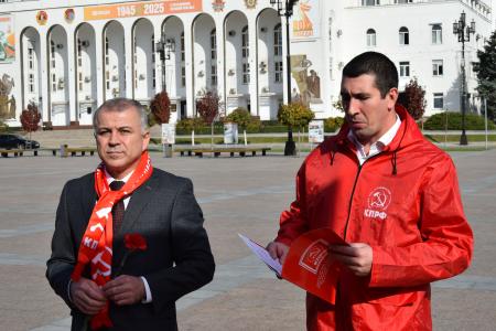 Дагестан. В Махачкале отметили 108-ю годовщину Великого Октября