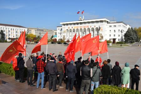 Дагестан. В Махачкале отметили 108-ю годовщину Великого Октября