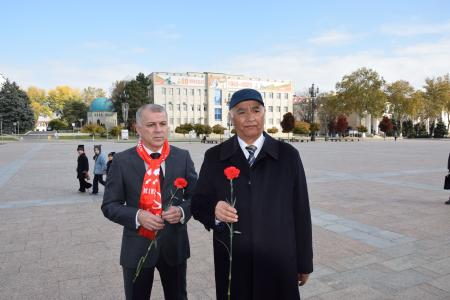Дагестан. В Махачкале отметили 108-ю годовщину Великого Октября