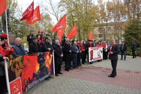 Дагестан. В Махачкале отметили 108-ю годовщину Великого Октября