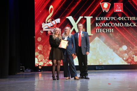В Новосибирске в 11-й раз прошел фестиваль комсомольской песни «Беспокойные сердца»