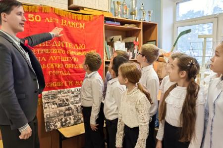 Подмосковные коммунисты: Мы наследники Великого Октября! Наш труд – это правда и честь!