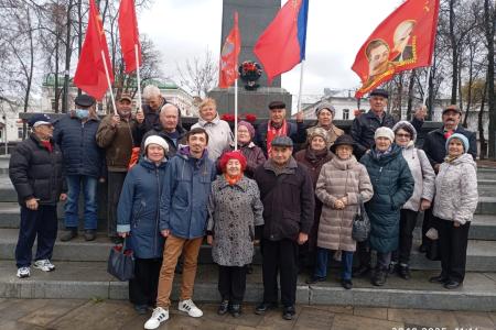 Подмосковные коммунисты: Мы наследники Великого Октября! Наш труд – это правда и честь!